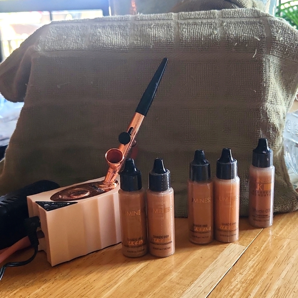 Luminess Airbrush with additional shades